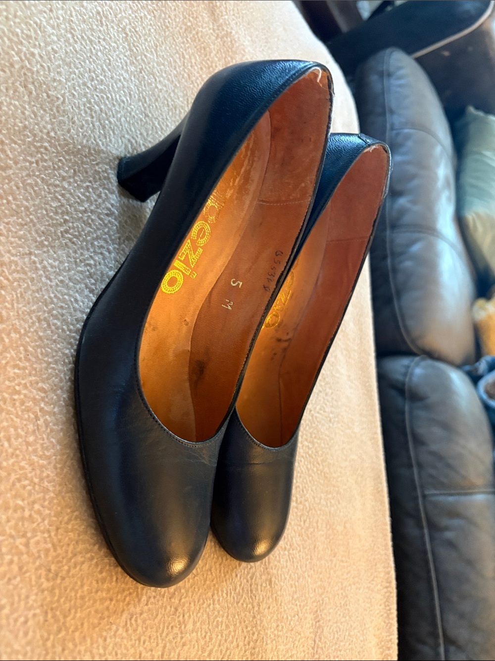 Blue Leather Classic Pump - Women's Elegant Heel